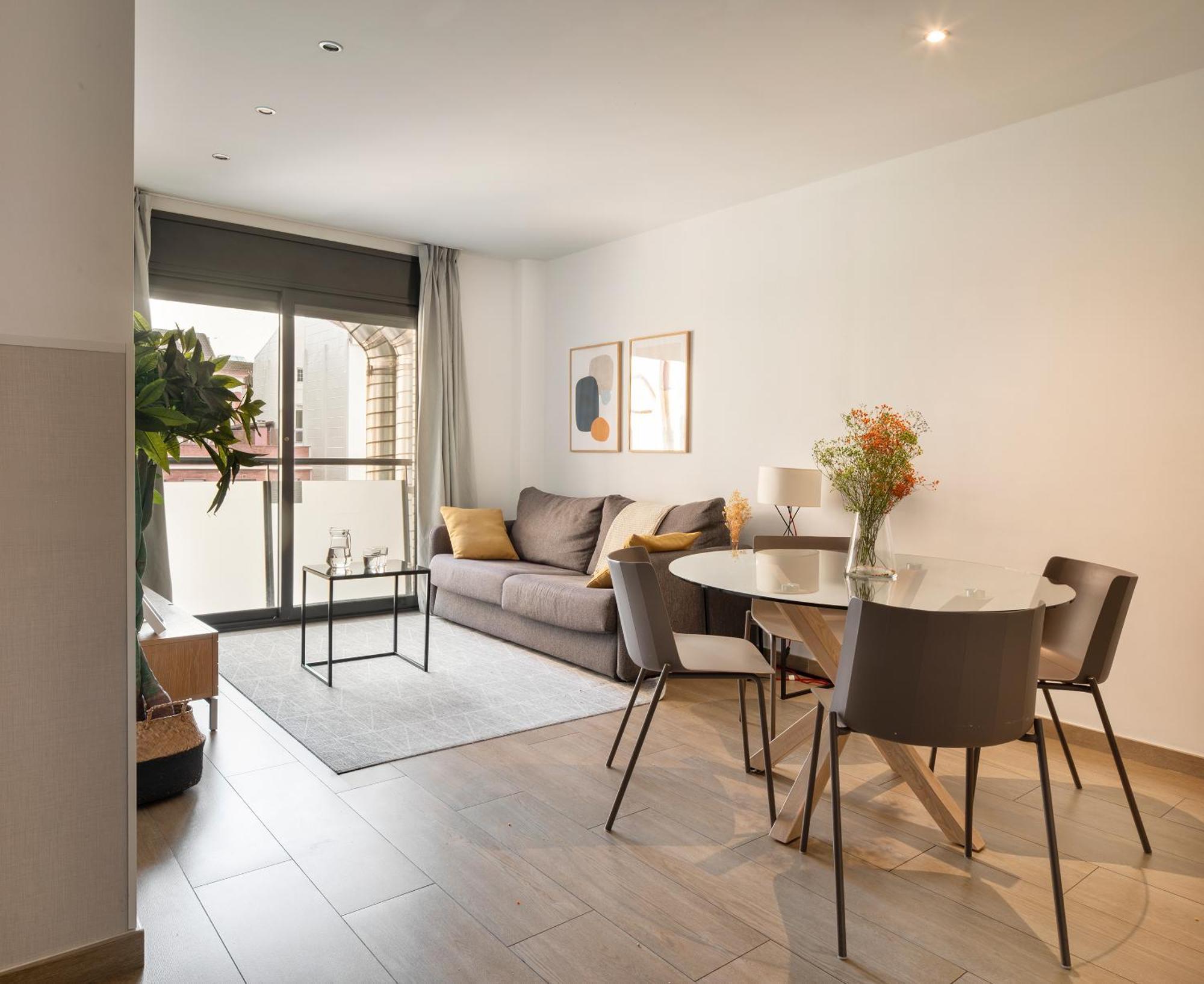Feelathome Plaza Apartments — Photos 2